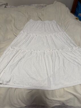 Cam & Jess Knit White Eyelet Tiered Maxi Skirt - Women’s Small Petite